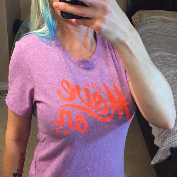 Great condition workout shirt by Under Armour - Picture 3 of 8